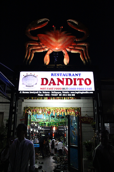 CONTOH FOTO : Building, Gedung Restoran Kepiting Dandito di Balikpapan